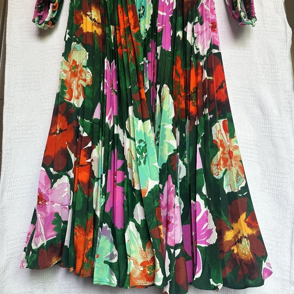 Anthropologie SOLD OUT Pleated V Neck Floral Pleated Dress sz 10 - Picture 7 of 11